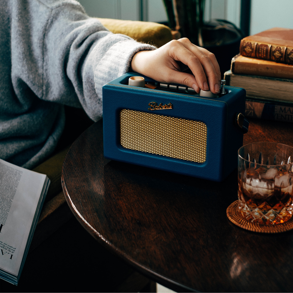 Radio Roberts Revival Uno BT – Portatile Analogica E Digitale, Colore Rosa, Con Bluetooth