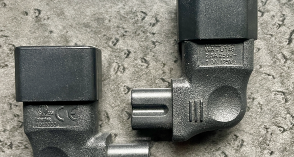 HIFI TUNING – Prise IEC Standard – vers IEC 35 COUDE